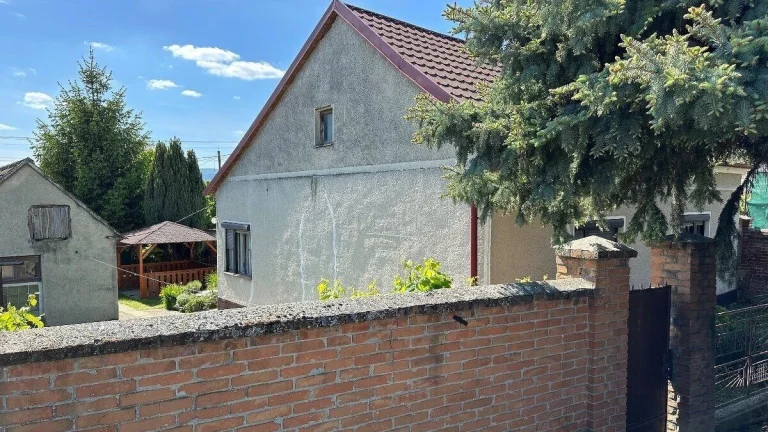 Na predaj rodinný dom so záhradou, pri Trnave, obec Boleráz