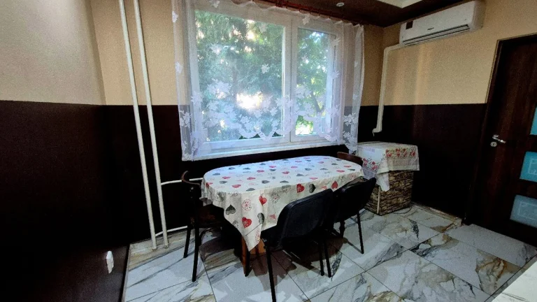 Dobrý deň ponúkam Do podnájmu úplne prerobený 3izbový byt