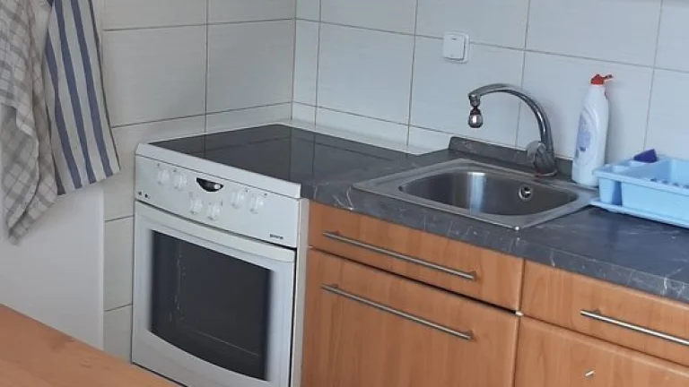 1-izbový byt s 2 balkónmi – centrum LM– voľný od júna
