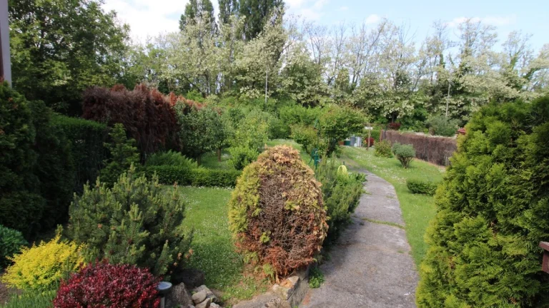 BRANDreal – Pozemok, 871 m², Piešťany