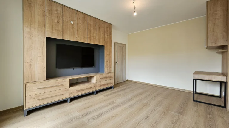 NA PRENÁJOM: MODERNÝ 3 IZBOVÝ BYT S LOGGIOU - POPRAD, JUH 3
