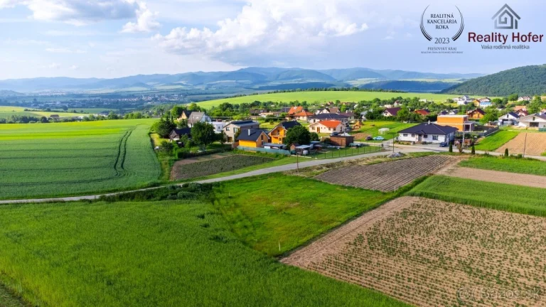 Rovinatý pozemok 910m2, Medzany, 11km od Prešova