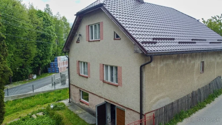 Na predaj priestranný 5-izbový rodinný dom v Kline