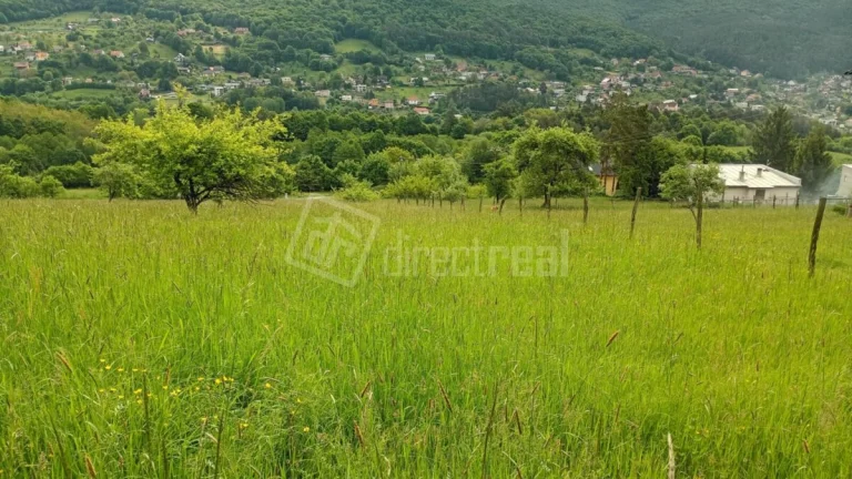 Predaj - pre rodinné domy - Pozemok s výhľadom na mest…