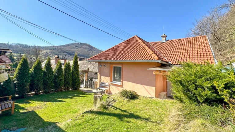2i RD s krbom v centre mesta Žarnovica (ul. Partizánska)