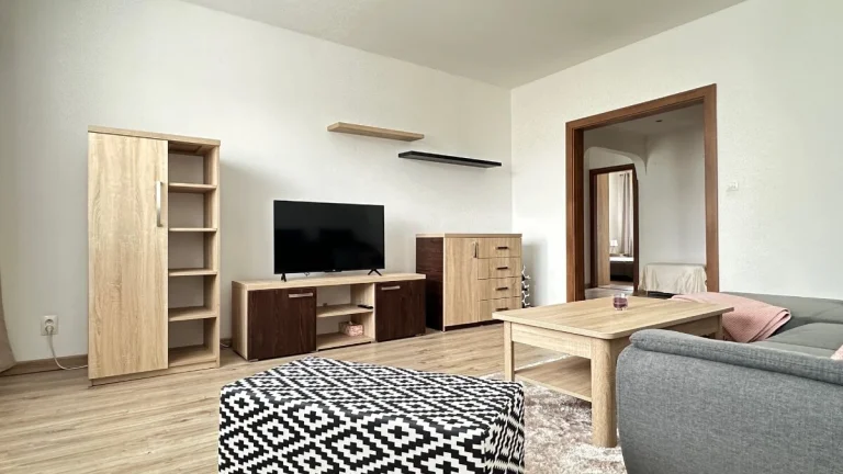 Moderný 3 i byt s loggiou na Prenájom