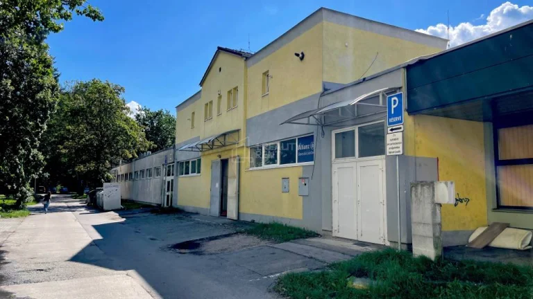 Na predaj investičná polyfunkčná dvojpodlažná budova - Marti