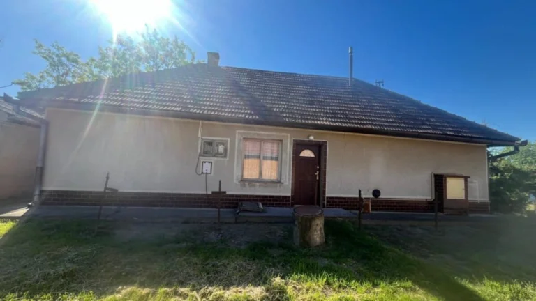 Na predaj rodinný dom v pôvodnom stave v Marcelovej