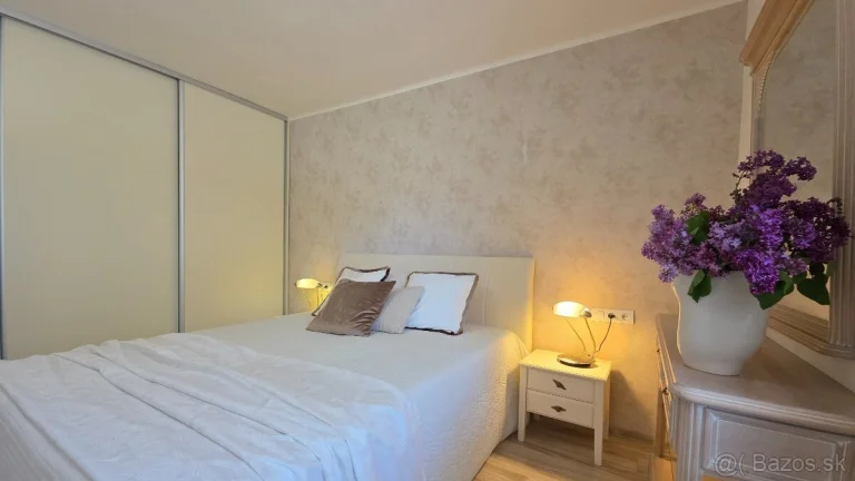 ⌂ Predaj trojizbový byt 68m2/ staré sídlisko Prievidza