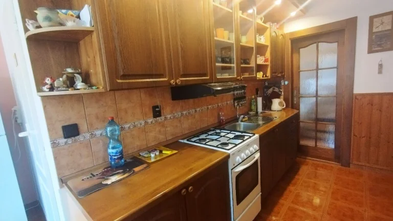 Prenajmem pekný 2 izbový byt v centre mesta Levice