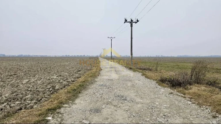 Slnečný pozemok pri vode Malý Dunaj, Nová Dedinka, okres Sen