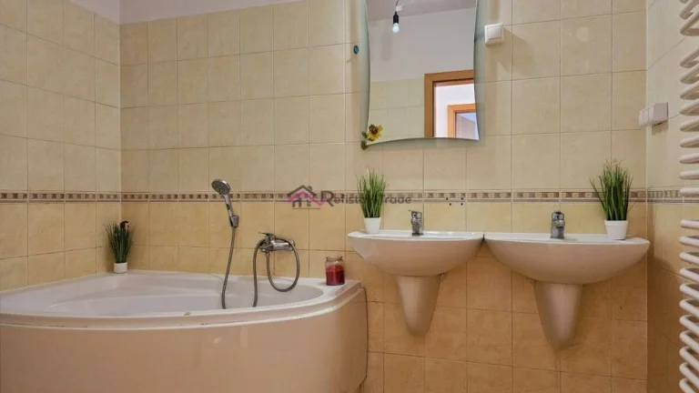 Priestranný 3 izb. byt priamo v centre Liptovského Mikuláša