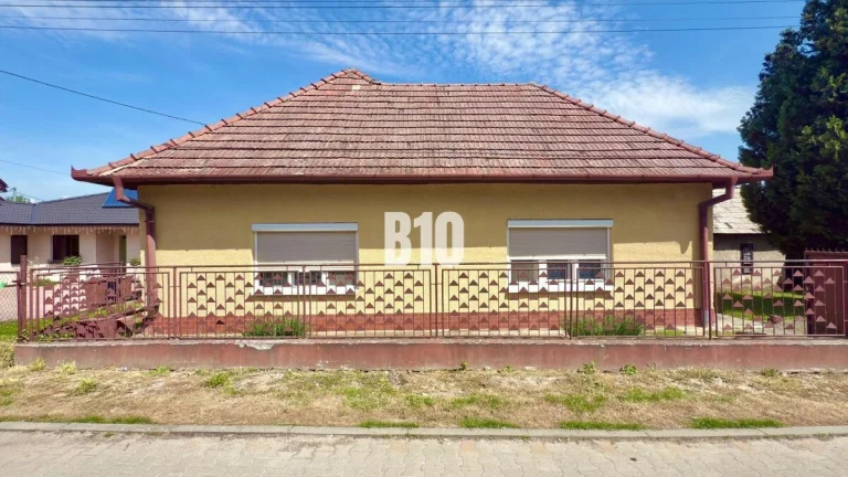3i rodinný dom na rekonštrukciu v pokojnej časti Mojmíroviec