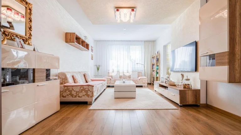 Chrenová - Kompletne zariadený 3 izbový byt