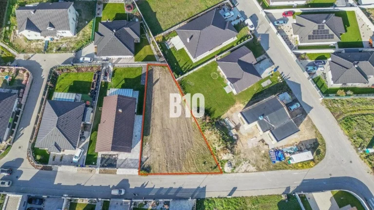 BÝVAJTE už v r.2025 - ideálny stavebný pozemok s PROJEKTOM