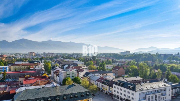 CENTRUM - Veľký 100 m2 byt s pozemkom