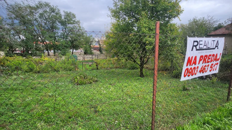 EXKLUZÍVNE, pekný 6,9á stav.pozemok Nitra-mesto