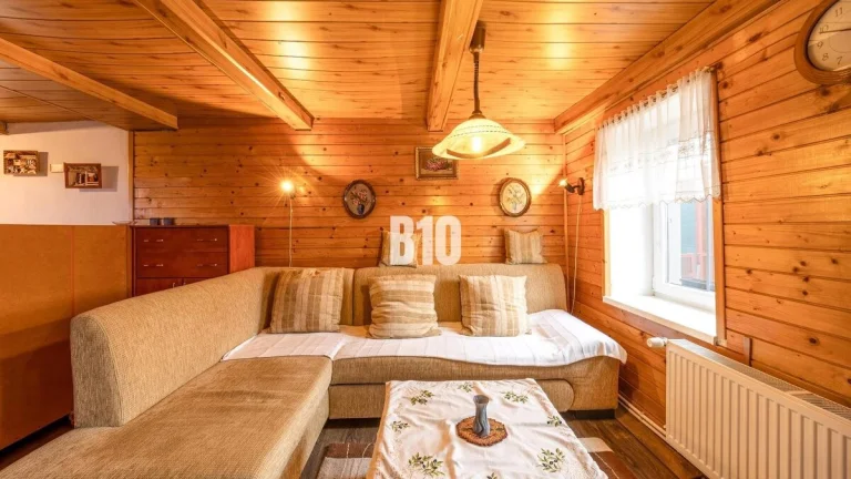 NÁDHERNÁ ROMANTICKÁ chata v príjemnom prostredí obce PLAVECK