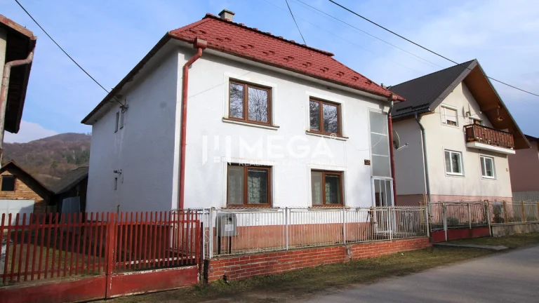 Na predaj rodinný dom na krásnom pozemku v obci Kamienka (Hu