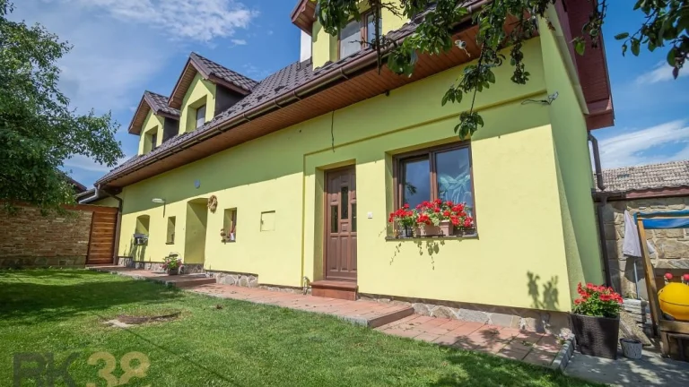 Ponúkame na predaj rodinný dom pod Tatrami