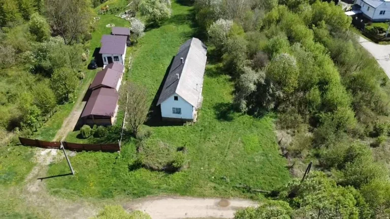 Pozemok na výstavbu RD so záhradou v obci Ladomirová