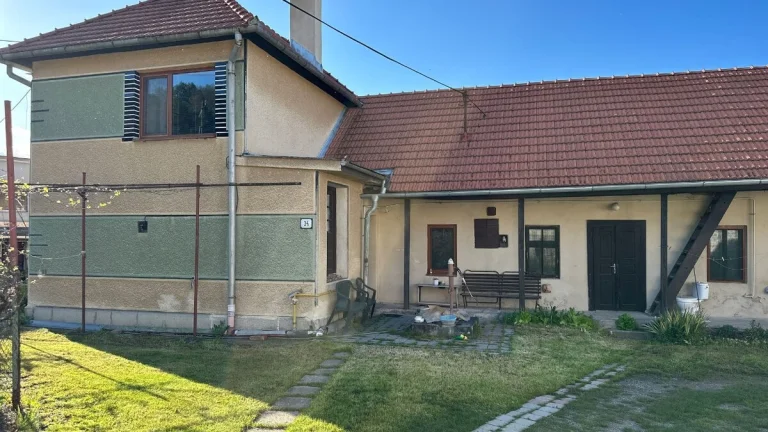 Dom na predaj v lokalite Veľké Straciny okres Veľký Krtíš