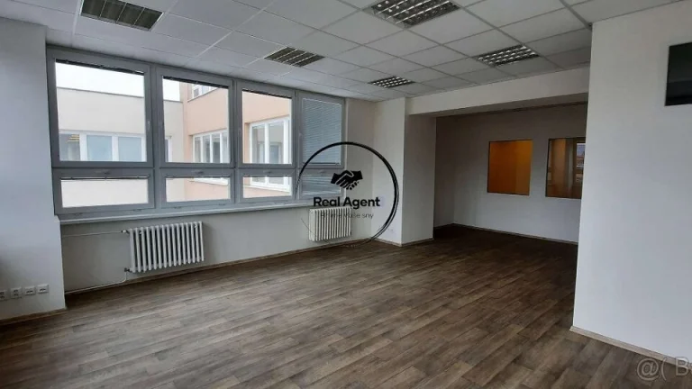 Na prenájom reprezentatívna kancelária v centre Košíc