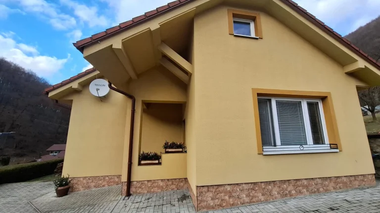 EXLUZÍVNE ponúkame na predaj RD v Trenčianskych Tepliciach.