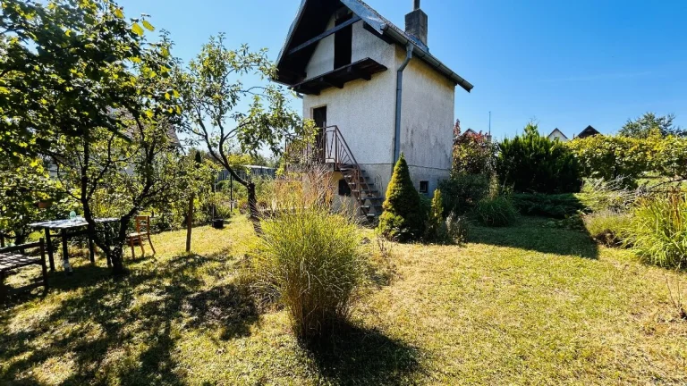 Exkluzívne záhrada s chatkou- Pozdišovce