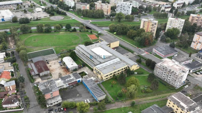 ZNÍŽENÁ CENA - na predaj zaujímavý komerčný objekt v Rimavsk