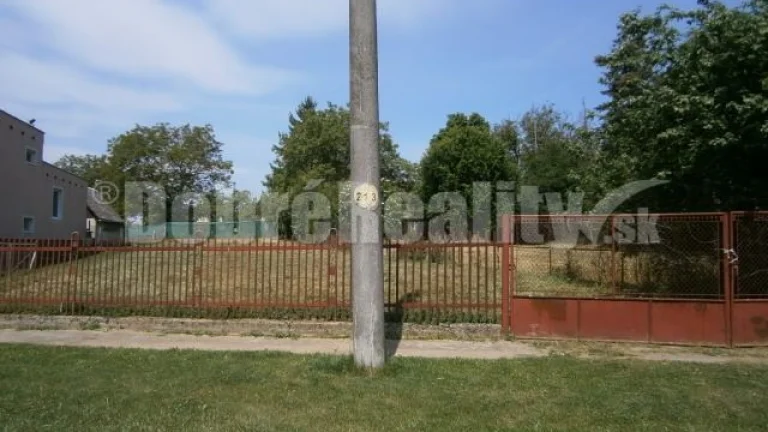 Lukratívny stavebný pozemok v obci Jasová na predaj