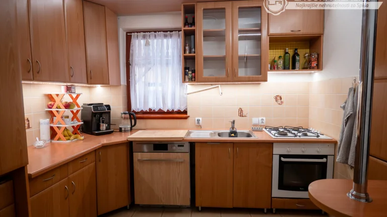 PRENÁJOM RD Slovinky - 5 izbový s garážou