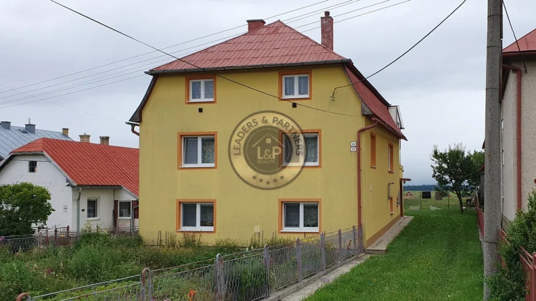 PREDAJ: veľký 2 poschodový rodinný dom Šuňava s výhľadom na
