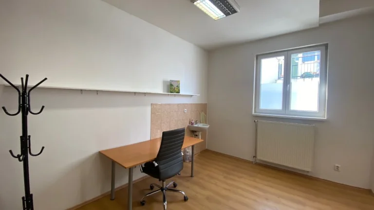 Kancelária s 2 miestnosťami - širšie centrum