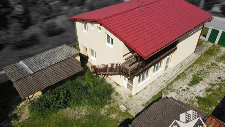 Na predaj Podlažný rodinný dom / Penzión v obci Radava