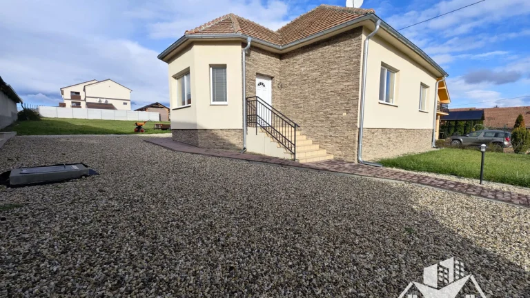 Na predaj 4-izbový rodinný dom v obci Podhájska, 3D prehliad