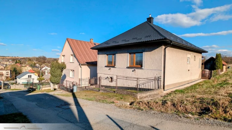 RODINNÝ DOM S POZEMKOM 2230 M2–RASLAVICE,PREŠOV-22 KM