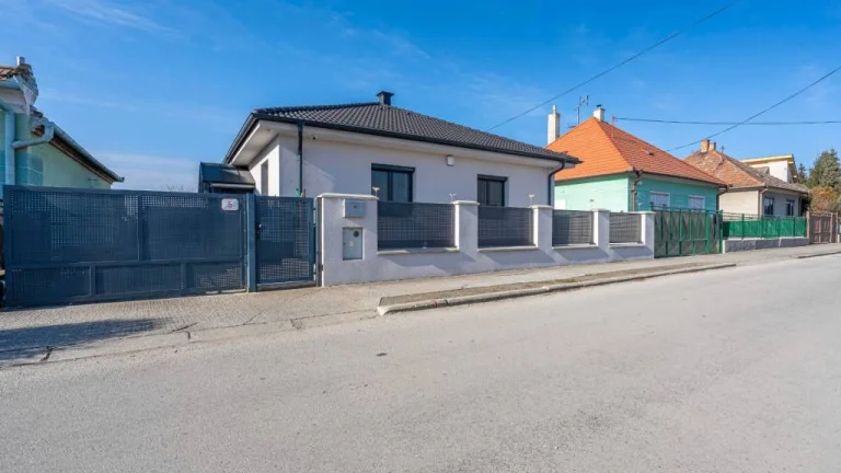 ALL INCLUSIVE l NA PREDAJ PRIESTRANNÝ 5 IZBOVÝ BUNGALOV, DOL