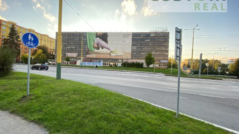 Na predaj garáž vo veľkogarážach - Hliny 7