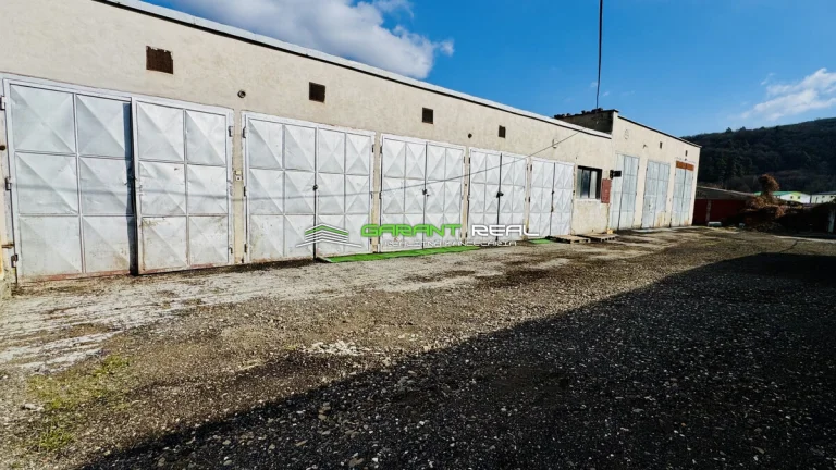 Predaj - veľkometrážne garáže, 382 m2, poz. 882 m2, V. Šariš