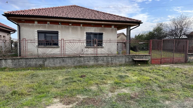 Znížená cena Rozostavaný rodinný dom v kľudnej uličke v
