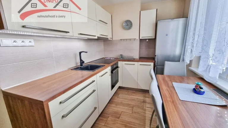 Ponúkame Vám na prenájom 3i byt v meste Prievidza.