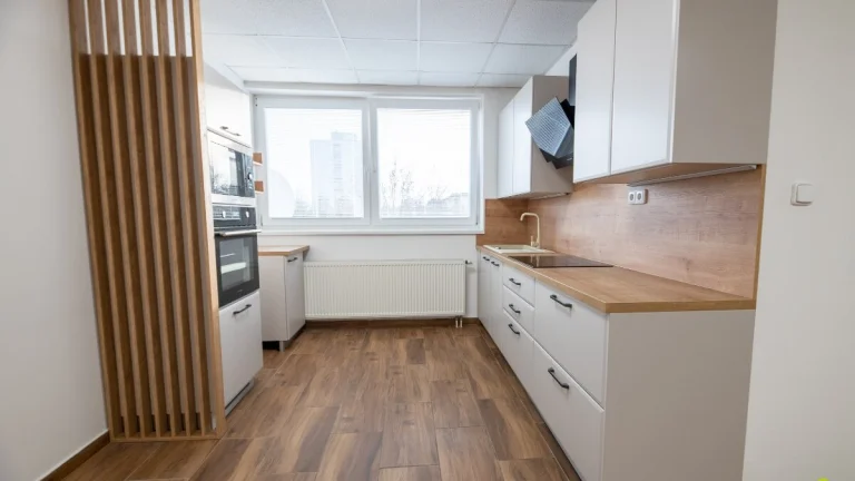 Priestranný 3-izbový byt na prenájom – 84 m²