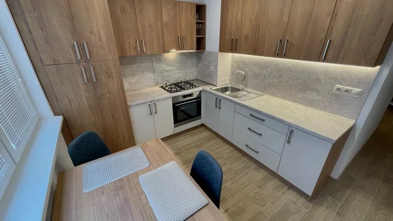 Prenajmem zrekonštruovaný 2 izbový byt v centre mesta