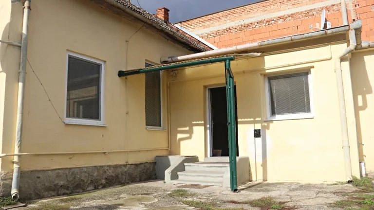 Ponúkam Vám na predaj rodinný dom vo výbornej lokalite.