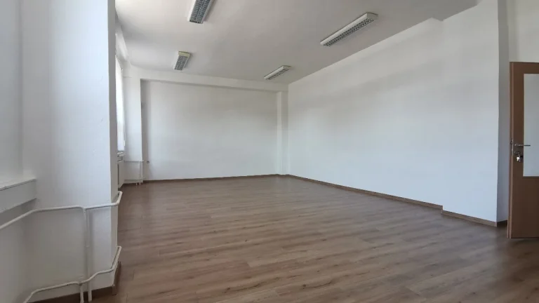 Ponúkam Vám do prenájmu kancelárske priestory v centre.