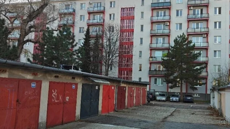 Predaj garáže na Haburskej ulici v Ružinove