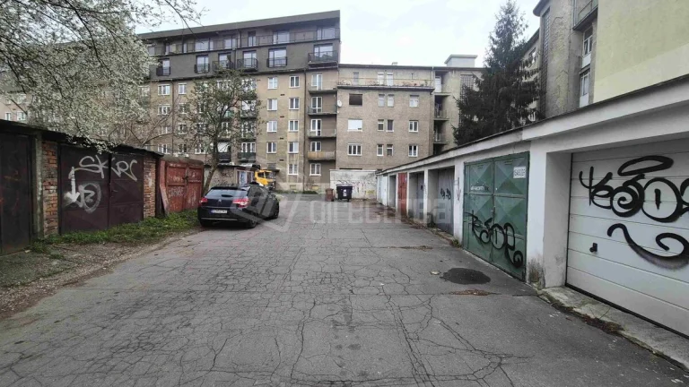 Prenájom - garáž - Samostatná garáž pri OC CENTRAL…