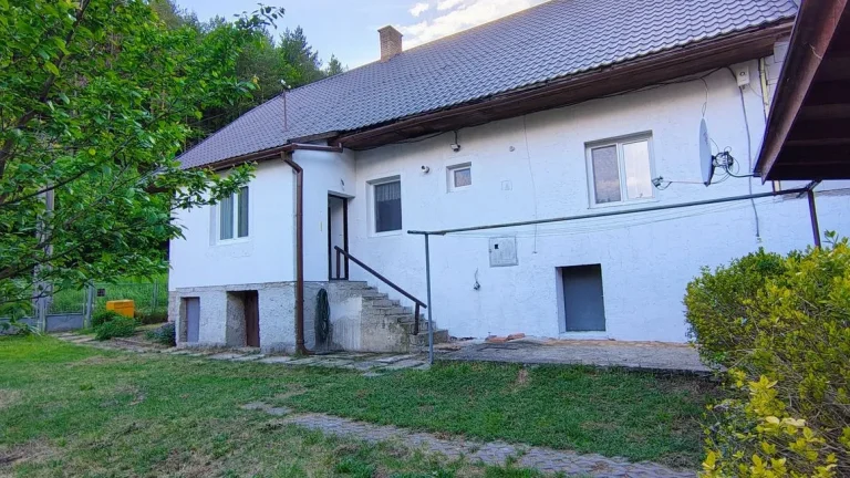Na predaj 2+1 izbový rodinný dom v Porube (okres Prievidza)