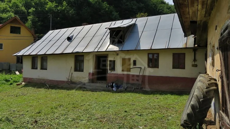 Chalupa na rekonštrukciu v obci Hačava
